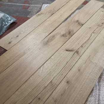 Parquet in rovere naturalizzato olio all'acqua